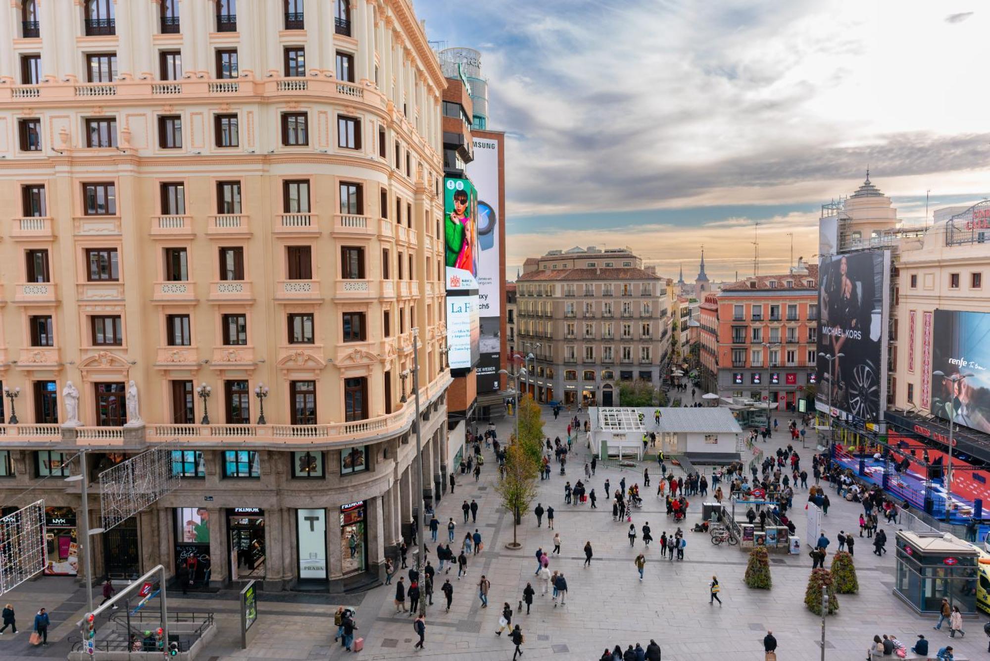 Hostel Hostal Carmen-Gran Via Madryt Zewnętrze zdjęcie